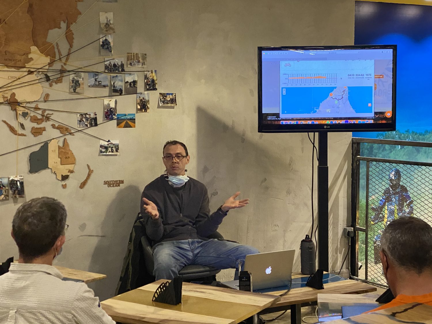 Riders in a GOT navigation workshop