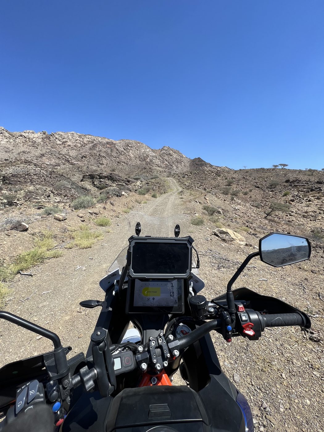 Cockpit view on a Hajar trail